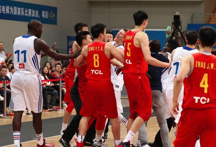 中国男篮vs法国热身赛