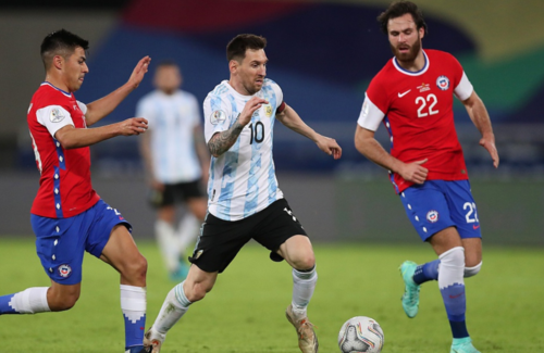 美洲杯小组赛阿根廷2比1智利