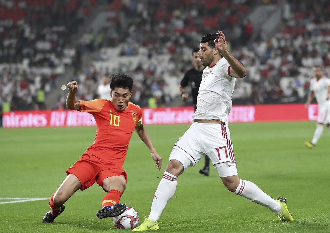中国vs伊朗足球的相关图片
